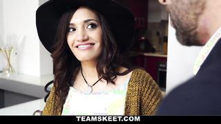 Oye Loca Persuading With Her Pussy