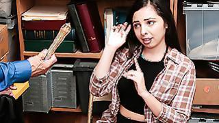 Case No. 9886958 Luna Leve Shoplyfter