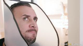 Cone Of Shamelessness Julianna Vega & Keiran Lee Milfs Like it Big February 20, 2019