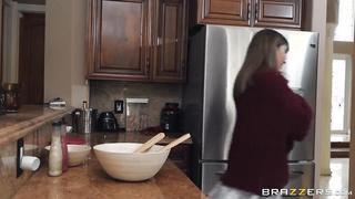 Sneaky Little Skank Chanel Skye & Paige Owens Hot And Mean April 04, 2019