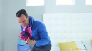 Giving Stepmom What She Wants Kendra Lust & Alex Legend Mommy Got Boobs April 18, 2019