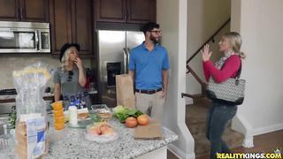 Bad Babysitter Daisy Haze in Teens Love Huge Cocks