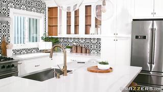 Vanna Bardot & Keiran Lee In Sneaking A Peek - Teens Like It Big Brazzers Hd