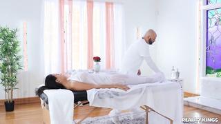 Luna Star, Scott Nails - King's Spa: Luna - Rk Prime - Reality Kings HD