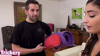 Emily Willis Gets Fucked By Her Trainer While Her Boyfriend Play A Vr Game - Bang Hd