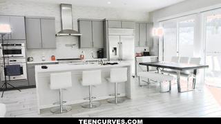 Indica Flower Free Love Hippie Chick - Teen Curves (2020)