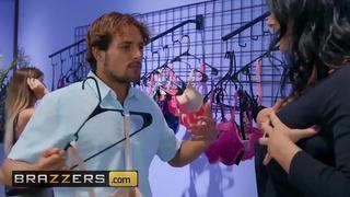 What Size Are You? Reagan Foxx, Tyler Nixon - Mommy Got Boobs HD