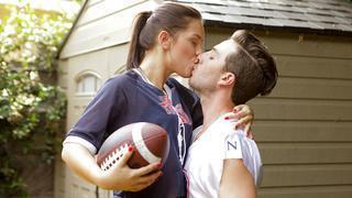 (Alina Lopez, Lucas Frost) Touchdown (2018) - Nubile Films