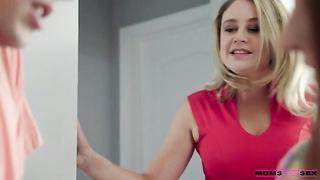 (Elle McRae, Laney Grey, Ricky Spanish) Moms Tough Love (2020) - Moms Teach Sex