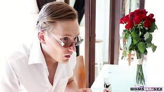 Seduced By My Girlfriends Stepmom (2020) Jenny Wild, Tiny Tina & Stanley Johnson - Moms Teach Sex