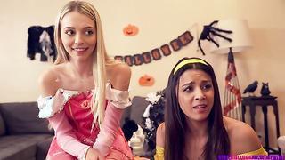 (Kylie Rocket, Lily Larimar, Nathan Bronson) Step Brothers Trick And Treat (2020) - Step Siblings Caught