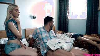 (Chloe Cherry, Will Pounder) Jizzwold Family Vacation 3 (2018) - My Family Pies