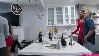 New Years Eve With My Step Family (2020) featuring Jewelz Blu, Vina Sky & Damon Dice - My Family Pies