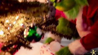 How Cindy Lou Saved Christmas For Her Step Brother (2019) with Chloe Cherry, Lacy Lennon, Seth Gamble - Nubiles ET