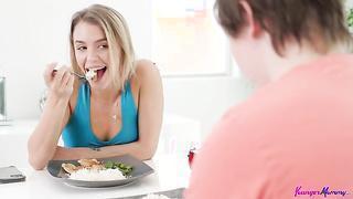 (Evelyn Payne, Anthony Pierce) What Mommy Wants (2022) - Younger Mommy