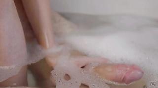 Bernie Svintis, Vlad Gabriel - One Hot Bath (2022) - Nubile Films