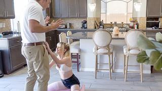 Step Daughter's Instant Orgasm (2020) - Jessie Saint & Bobby Beefcakes - Spy Fam