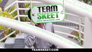 Sexually Shrewd Babysitter Audrey Royal